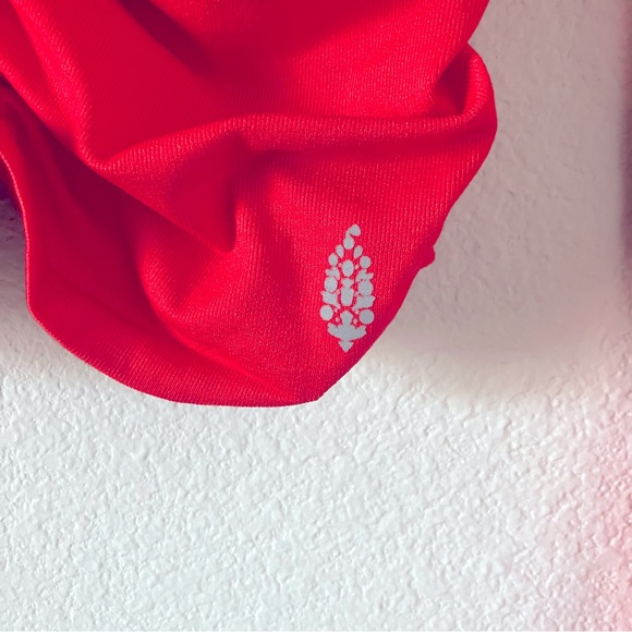 025. FP Movement On The Rise Long-Sleeve Crop Layer | Bittersweet Red NWT - Picture 9 of 13